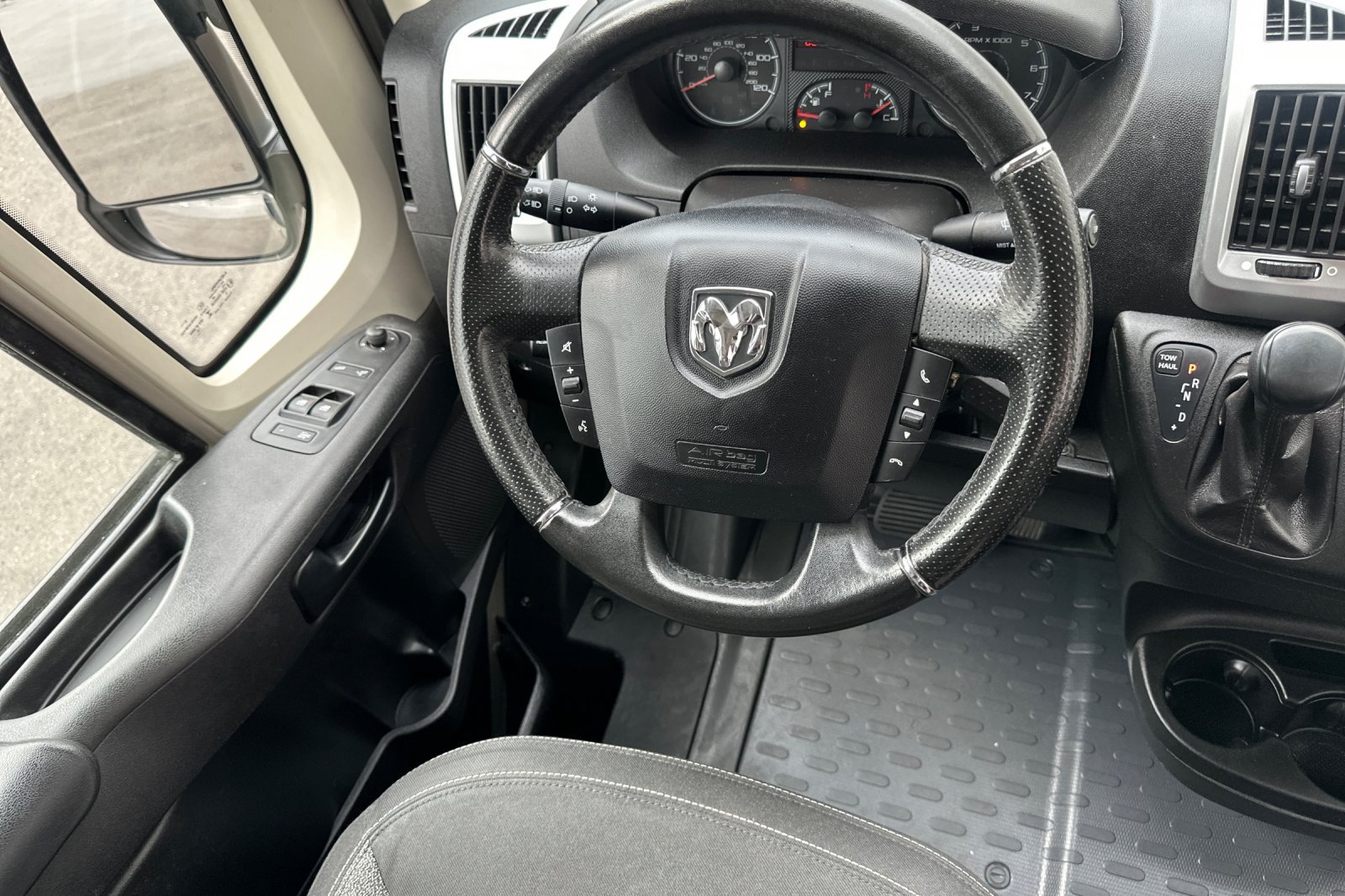 Used 2017 RAM ProMaster 2500 w/ Mopar Trailer Tow Group FWD image 16