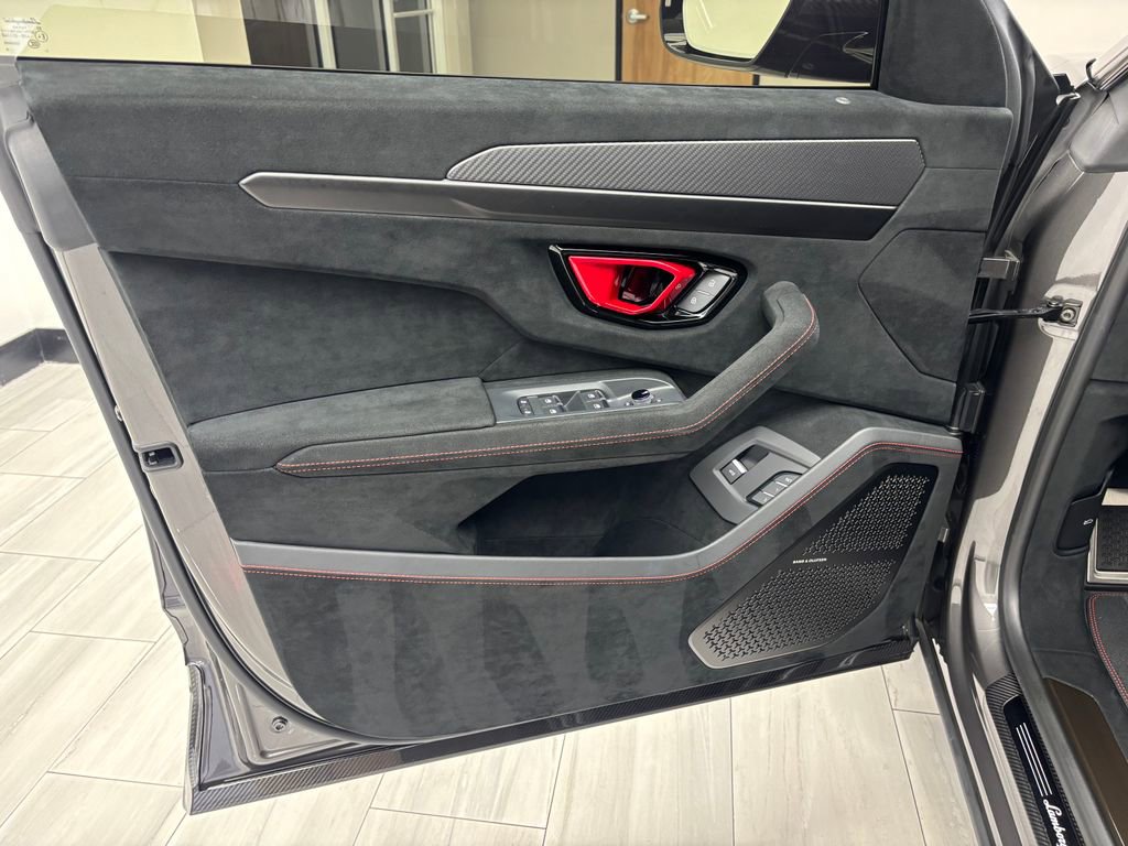 Used 2023 Lamborghini Urus Performante image 52