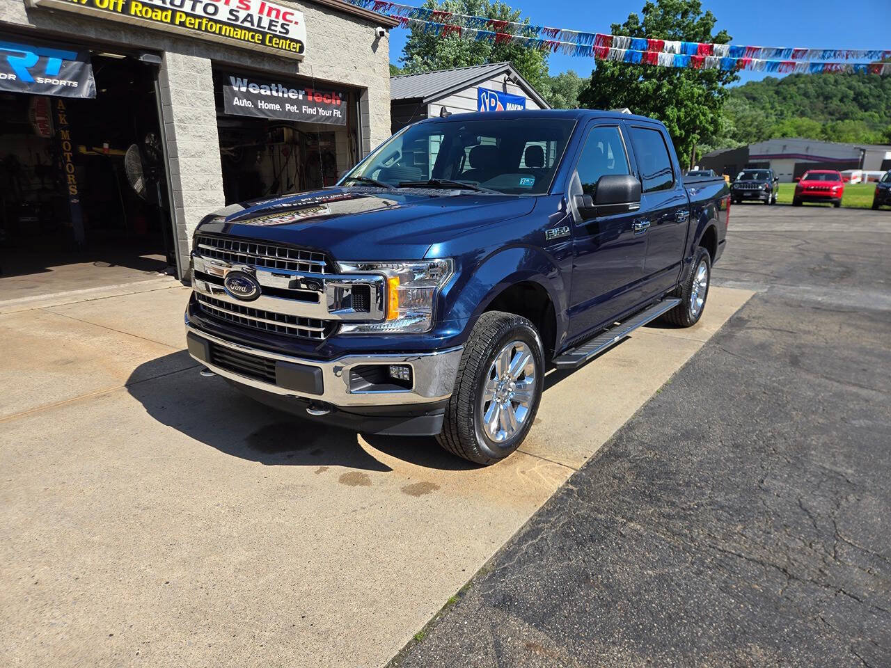 Used 2019 Ford F150 XLT w/ Equipment Group 302A Luxury AWD/4WD image 3