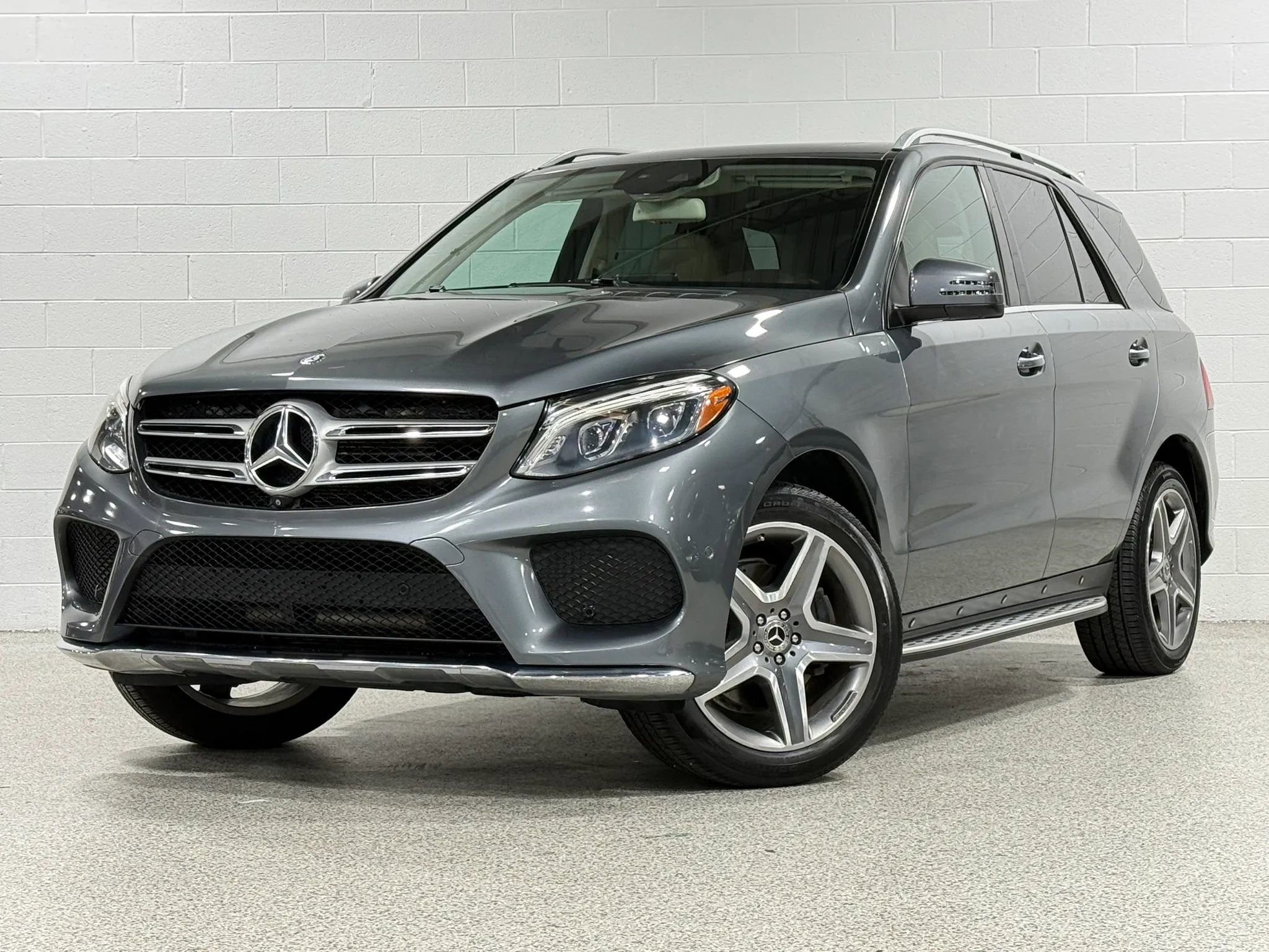 Used 2017 Mercedes-Benz GLE 350 4MATIC w/ Premium 2 Package image 2