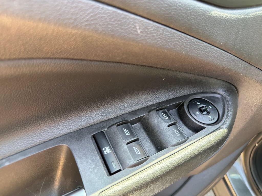 Used 2015 Ford Escape SE FWD image 17