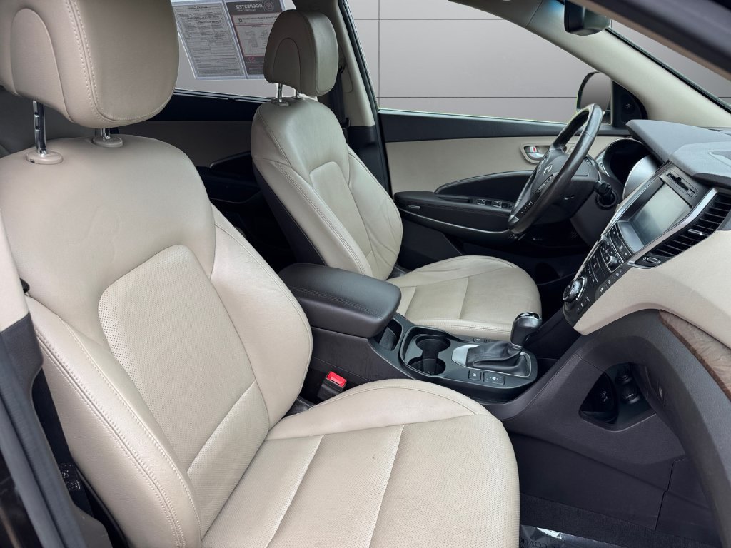 Used 2017 Hyundai Santa Fe Limited w/ Cargo Package AWD/4WD image 17