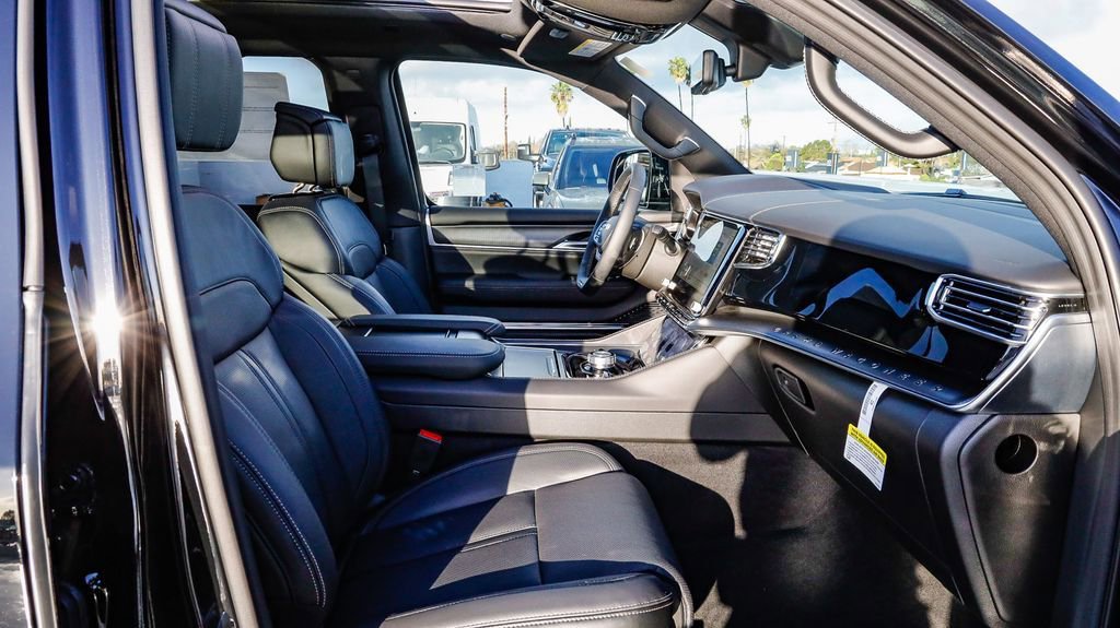 New 2026 Jeep Grand Wagoneer L Summit image 21