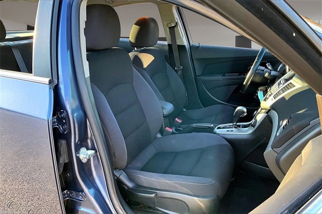 Used 2014 Chevrolet Cruze LT image 25