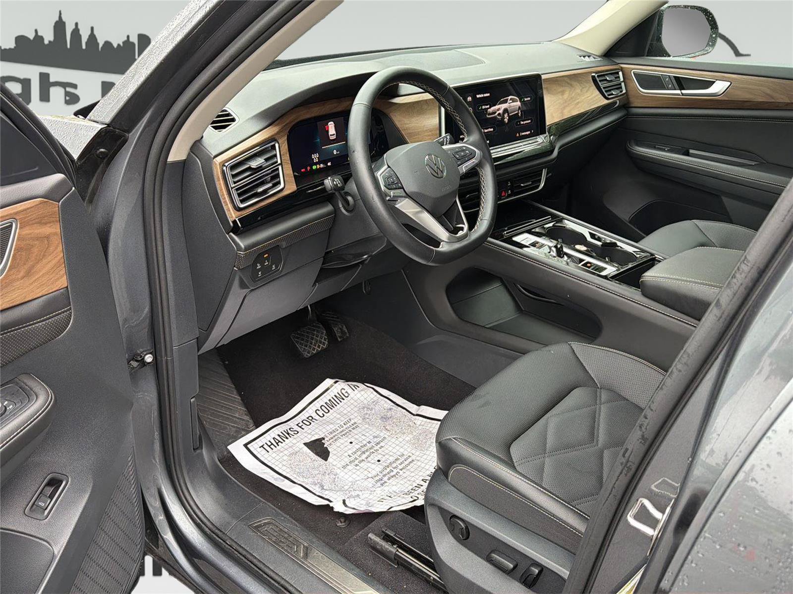 Used 2025 Volkswagen Atlas SE AWD/4WD image 10