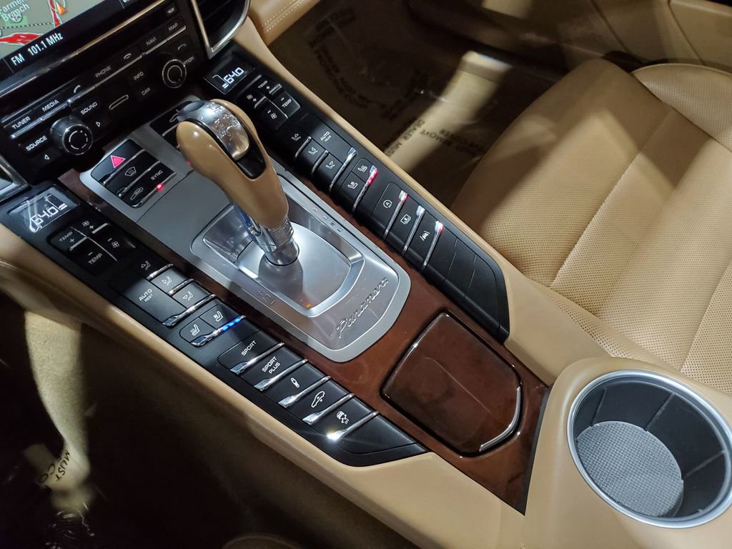Used 2014 Porsche Panamera 4S Executive image 38