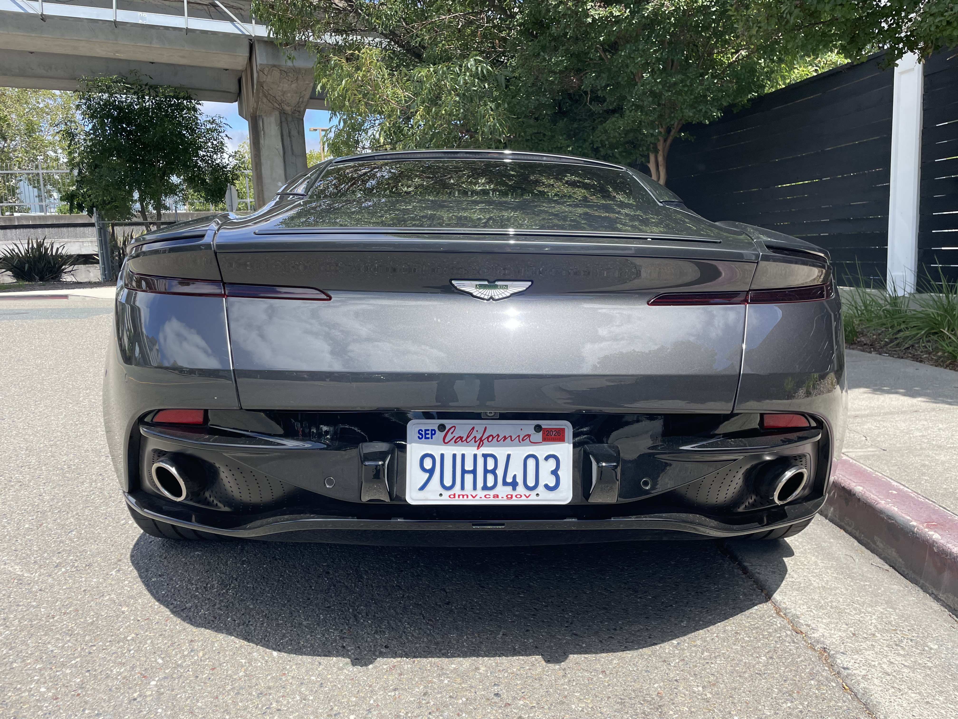 Used 2017 Aston Martin DB11 V12 RWD image 8