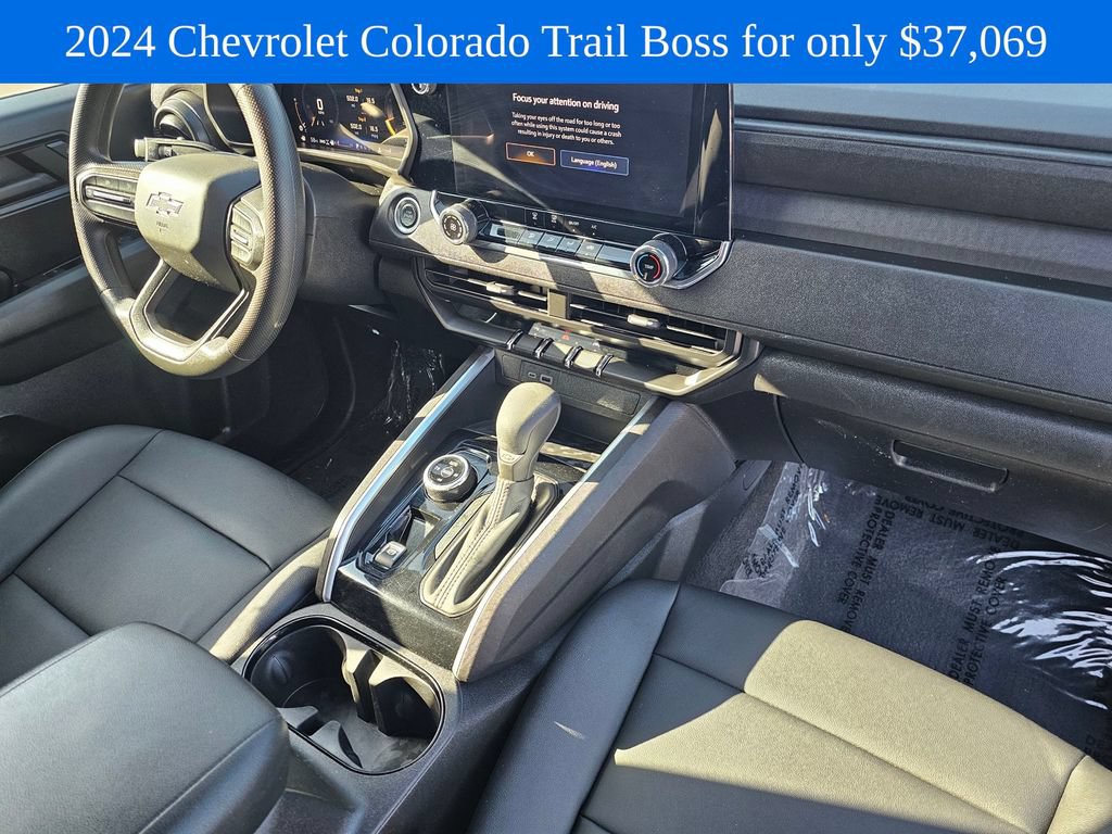 Used 2024 Chevrolet Colorado Trail Boss w/ Advanced Trailering Package AWD/4WD image 9
