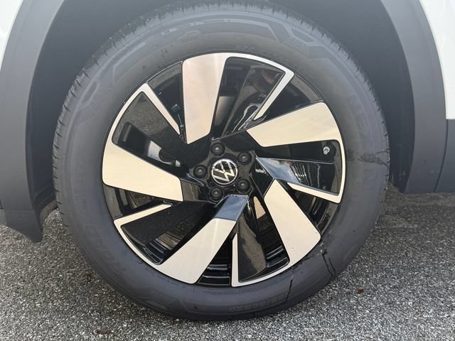 New 2026 Volkswagen Atlas Cross Sport SE FWD image 11