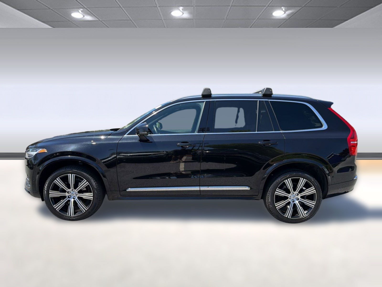 Certified 2023 Volvo XC90 B6 Ultimate w/ Lounge Package AWD/4WD image 2