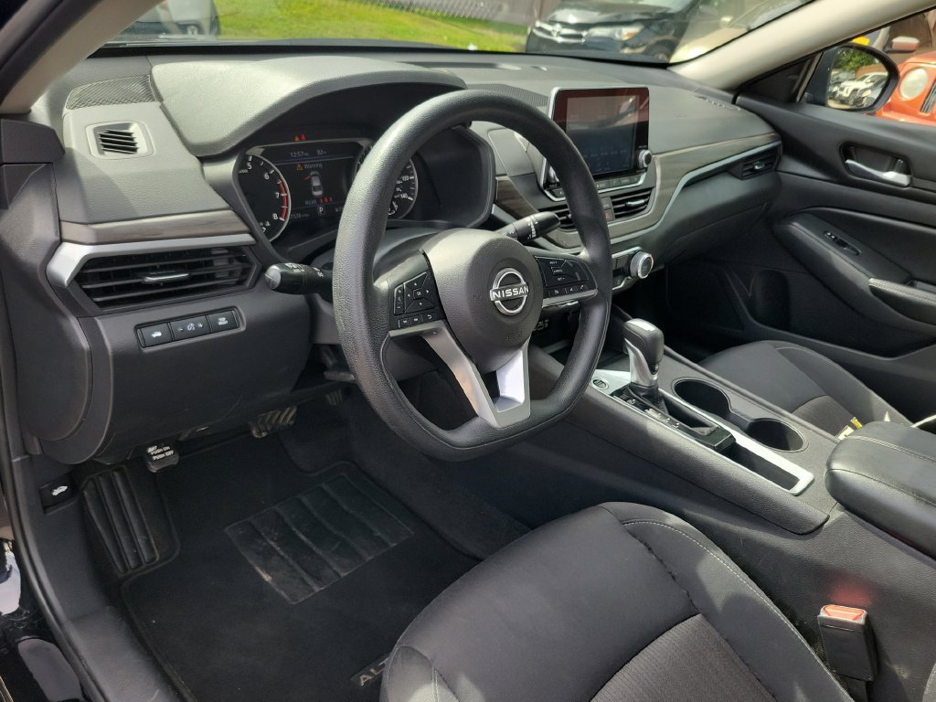 Used 2025 Nissan Altima 2.5 SV FWD image 20
