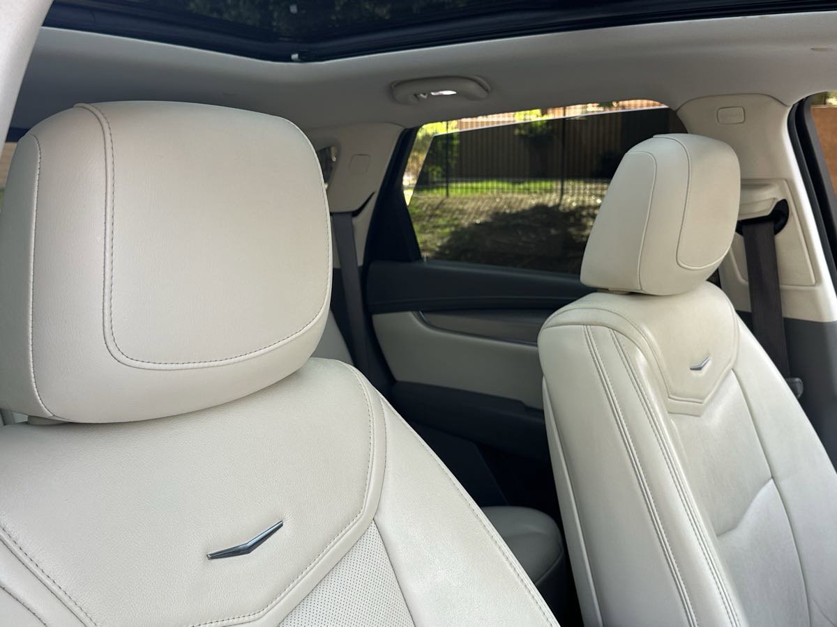 Used 2017 Cadillac XT5 Luxury w/ Driver Awareness Package image 22