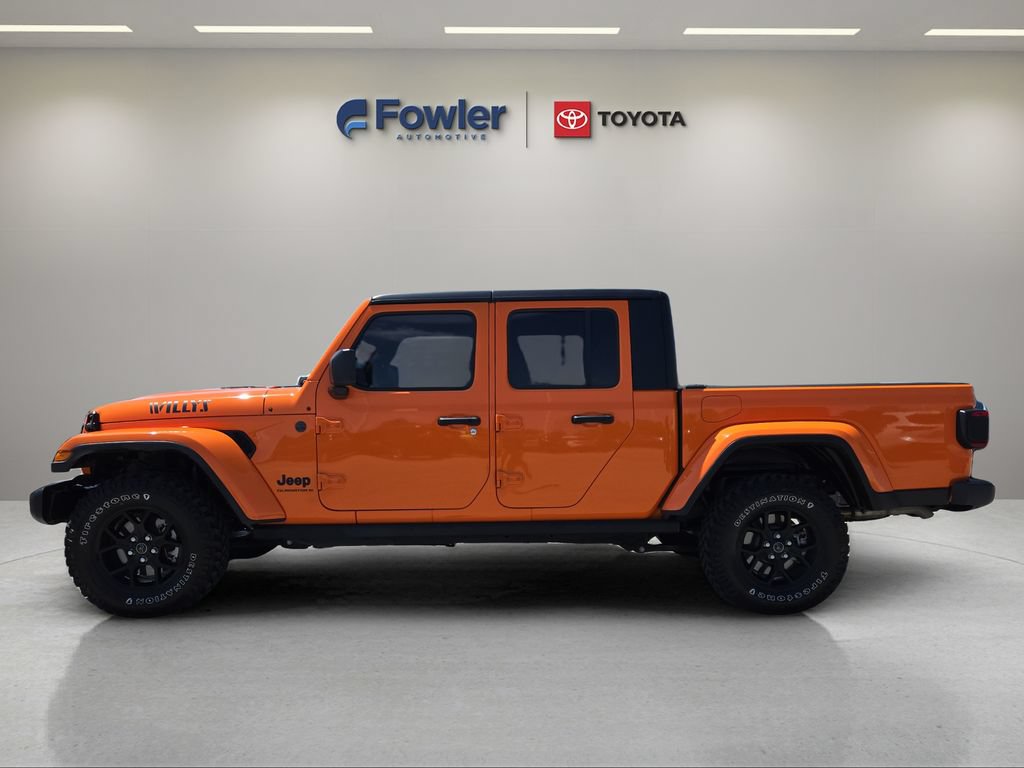 Used 2025 Jeep Gladiator Sport AWD/4WD image 4