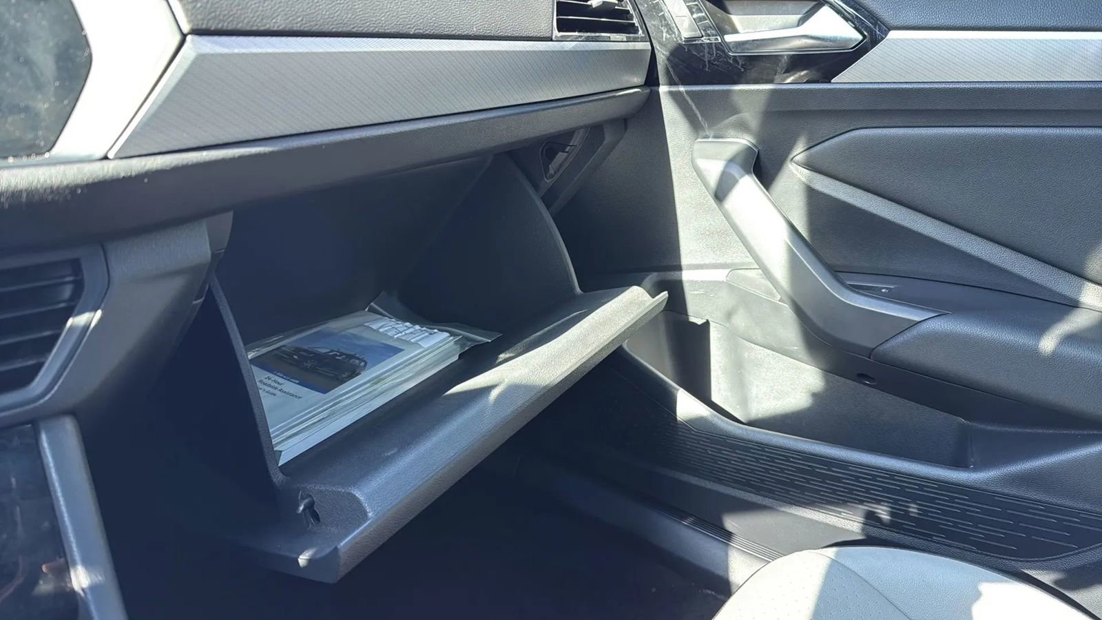 Used 2019 Volkswagen Jetta R-Line w/ R-Line Cold Weather Package image 31