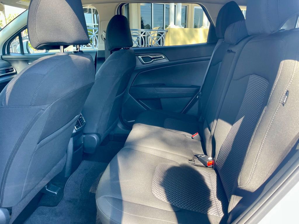 Used 2025 Kia Sportage LX image 12