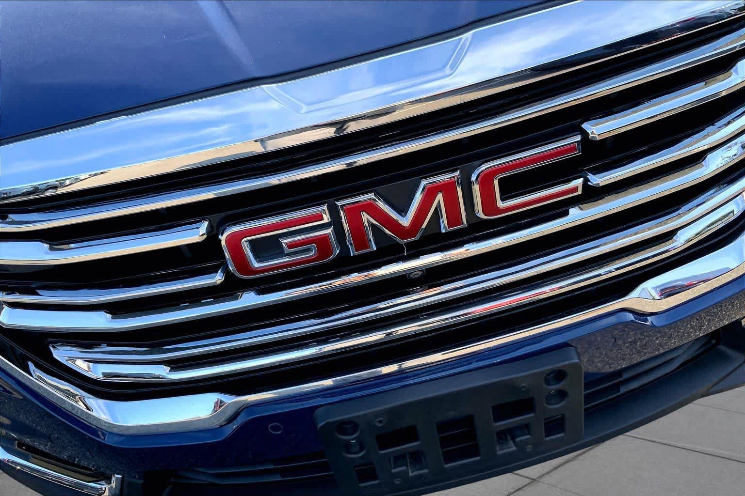 Used 2023 GMC Terrain SLT w/ Tech Package AWD/4WD image 31