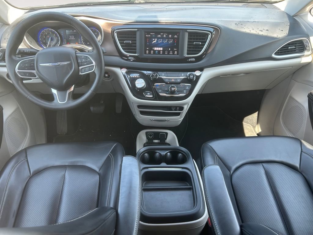 Used 2020 Chrysler Voyager Lxi FWD image 10