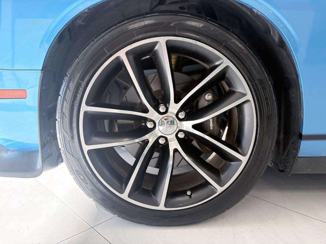 Used 2016 Dodge Challenger R/T Scat Pack w/ Leather Interior Group RWD image 39