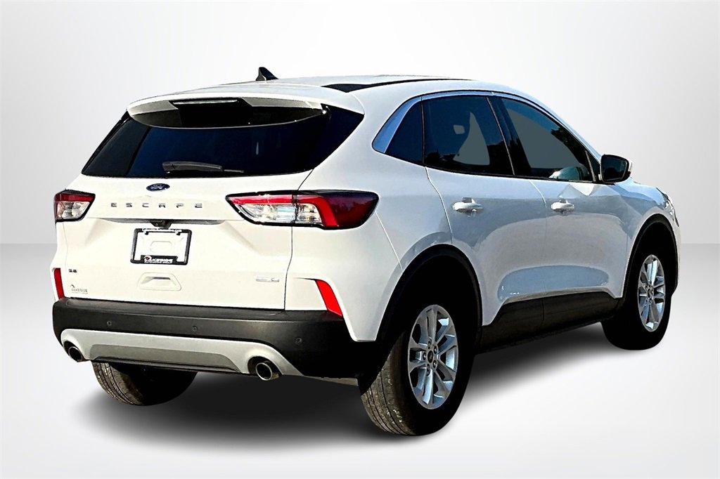 Used 2020 Ford Escape SE image 5