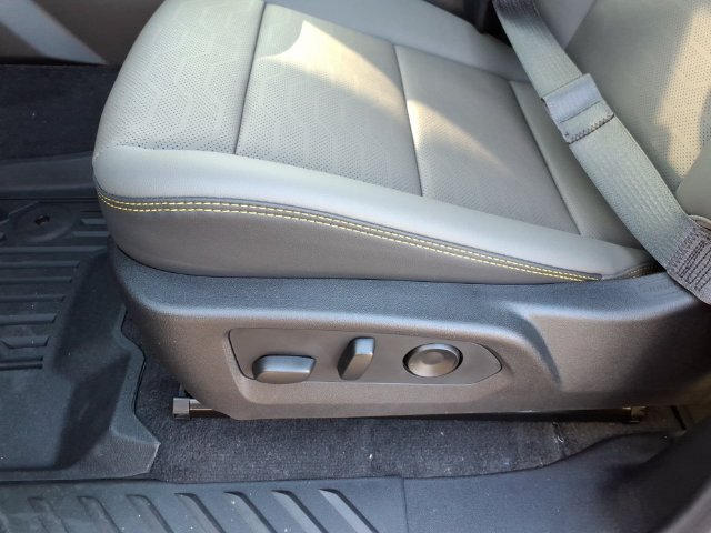 New 2026 Chevrolet Colorado ZR2 w/ Technology Package AWD/4WD image 7