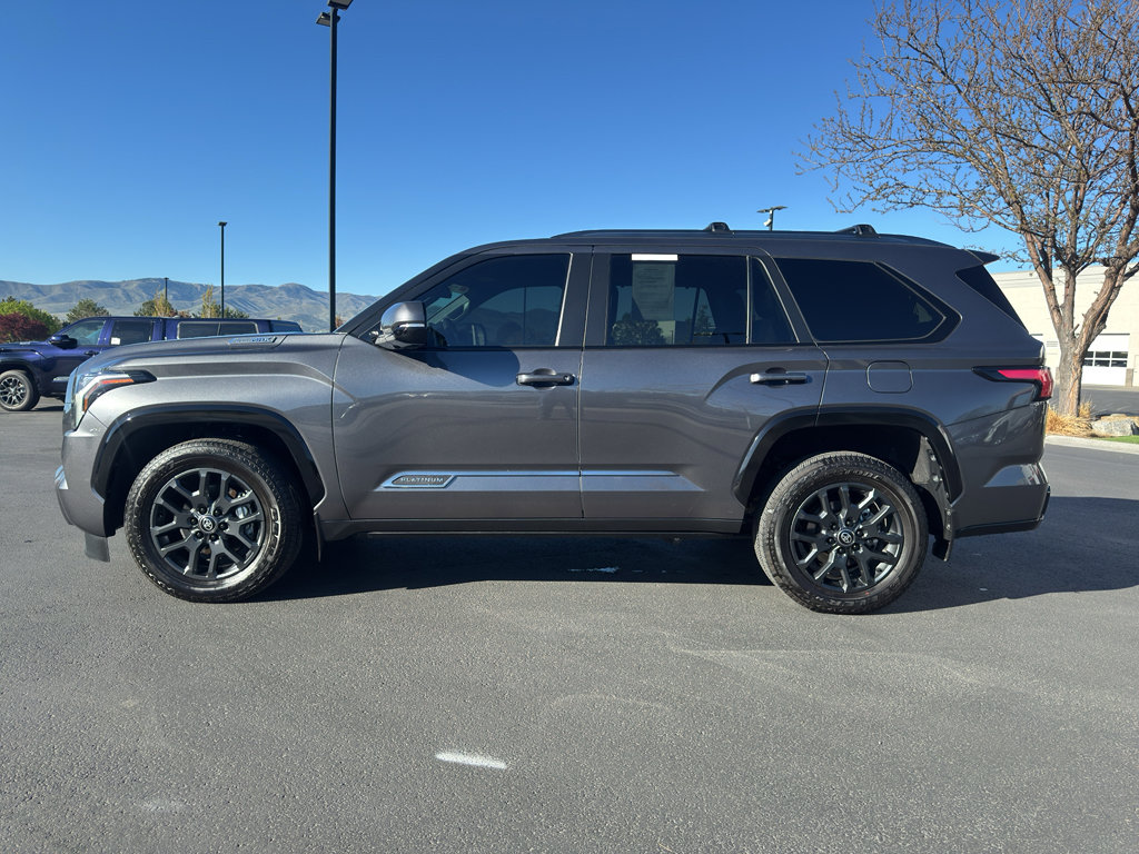 Used 2025 Toyota Sequoia Platinum AWD/4WD image 4