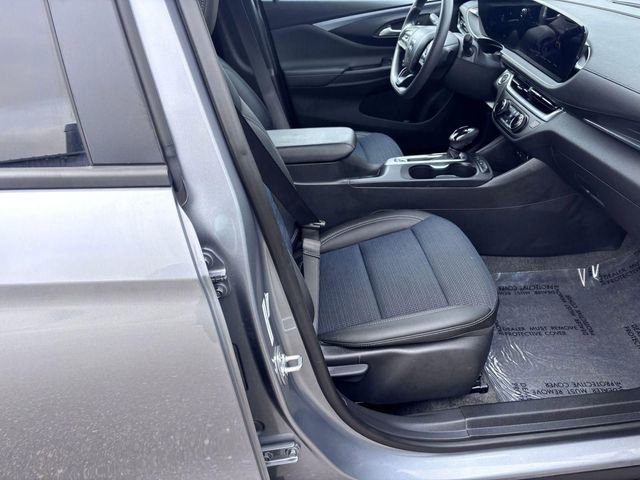 Used 2025 Buick Envista Preferred image 28