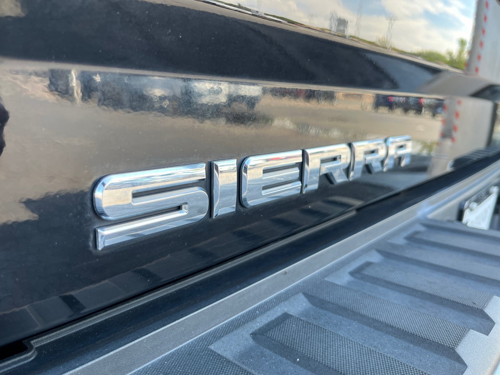 Used 2014 GMC Sierra 1500 SLT w/ All-Terrain Package AWD/4WD image 24