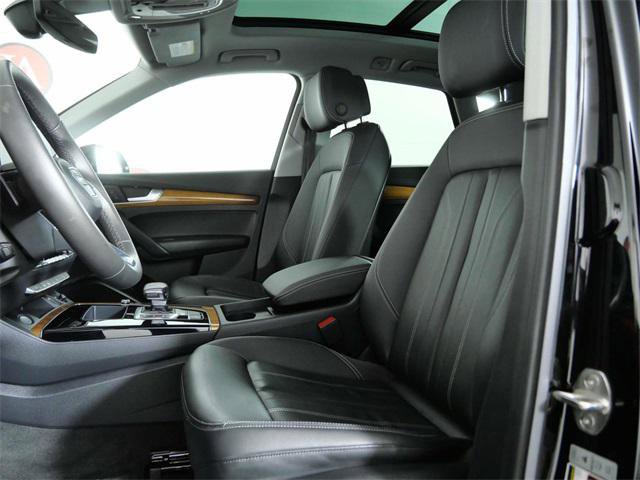 Used 2023 Audi Q5 2.0T Premium w/ Convenience Package image 17