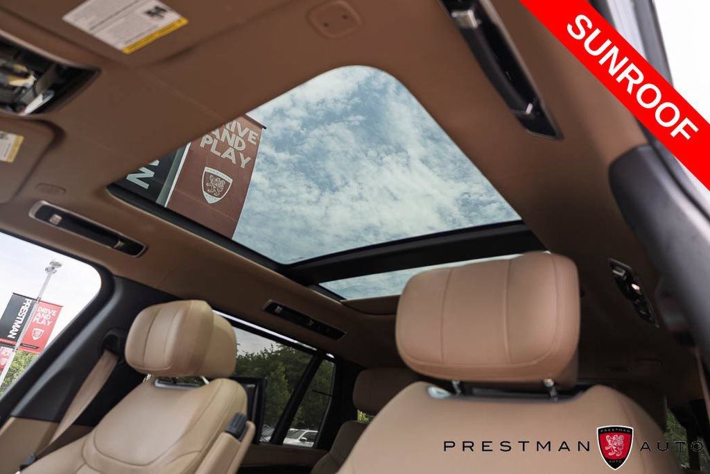Used 2025 Land Rover Range Rover Long Wheelbase Autobiography AWD/4WD image 5