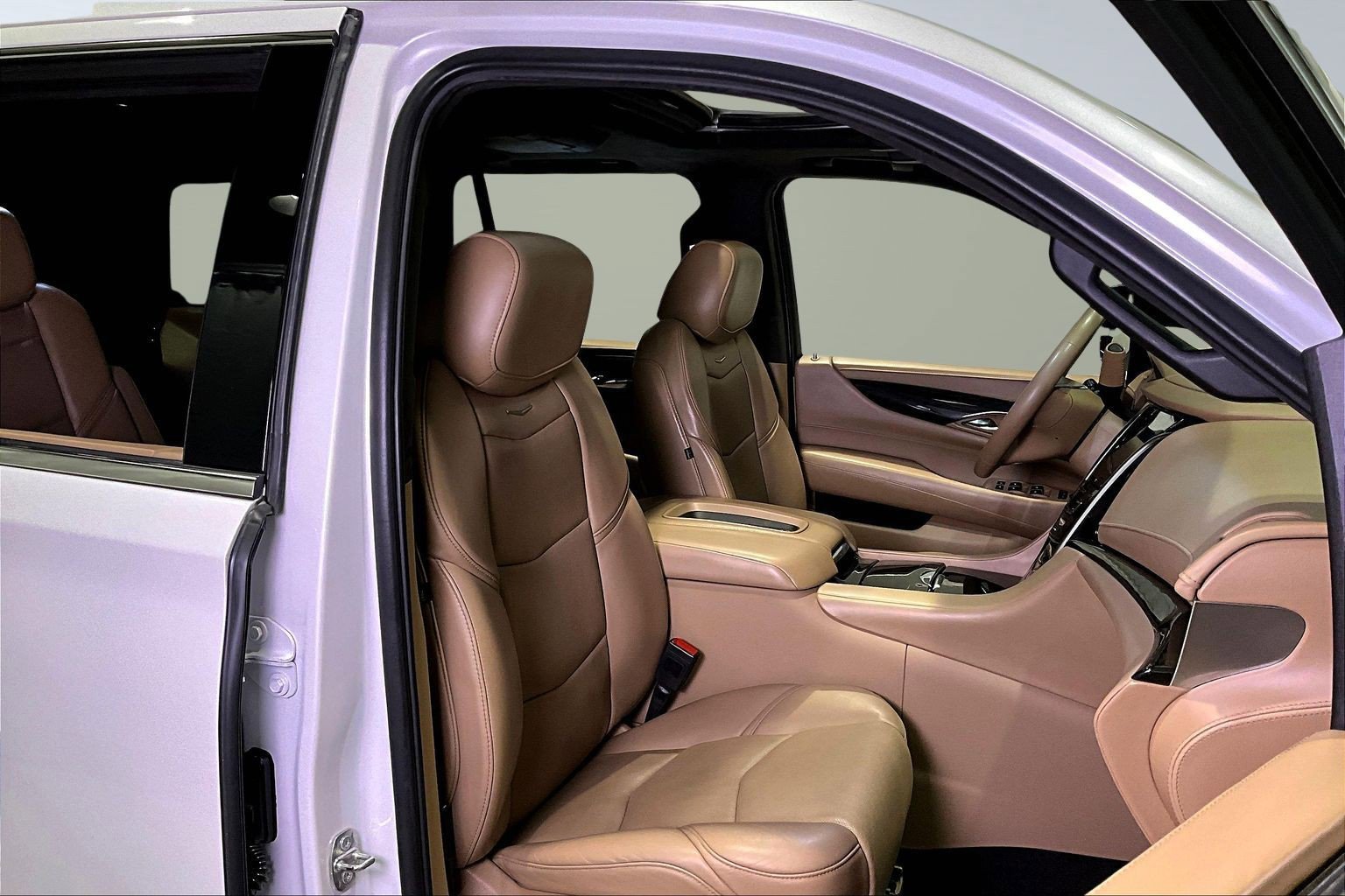 Used 2020 Cadillac Escalade Platinum image 29
