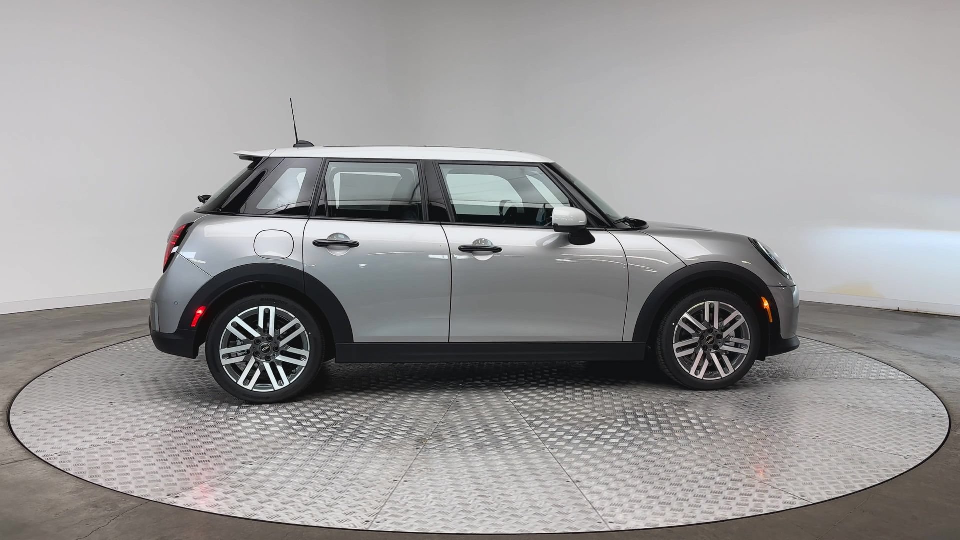 Used 2026 MINI Cooper S FWD image 9