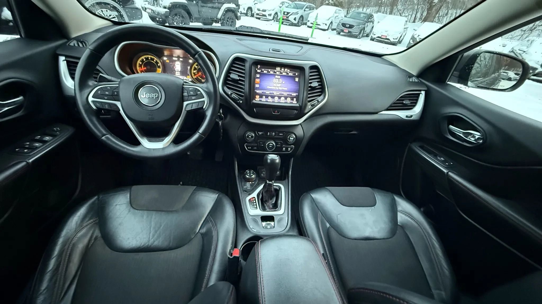 Used 2016 Jeep Cherokee Trailhawk image 25