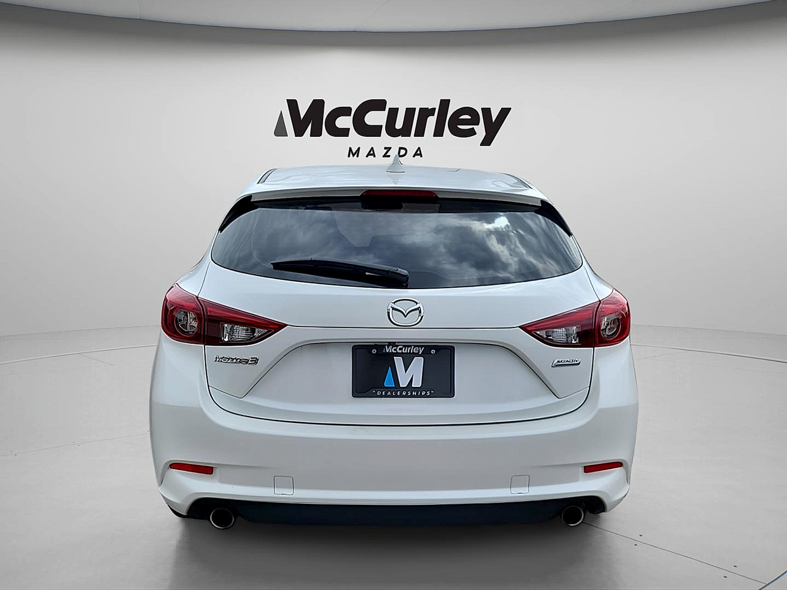 Used 2017 MAZDA MAZDA3 Grand Touring w/ Premium Equipment Package FWD image 6
