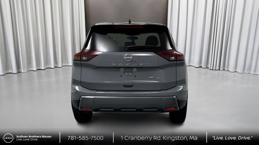 Used 2024 Nissan Rogue SL AWD/4WD image 6