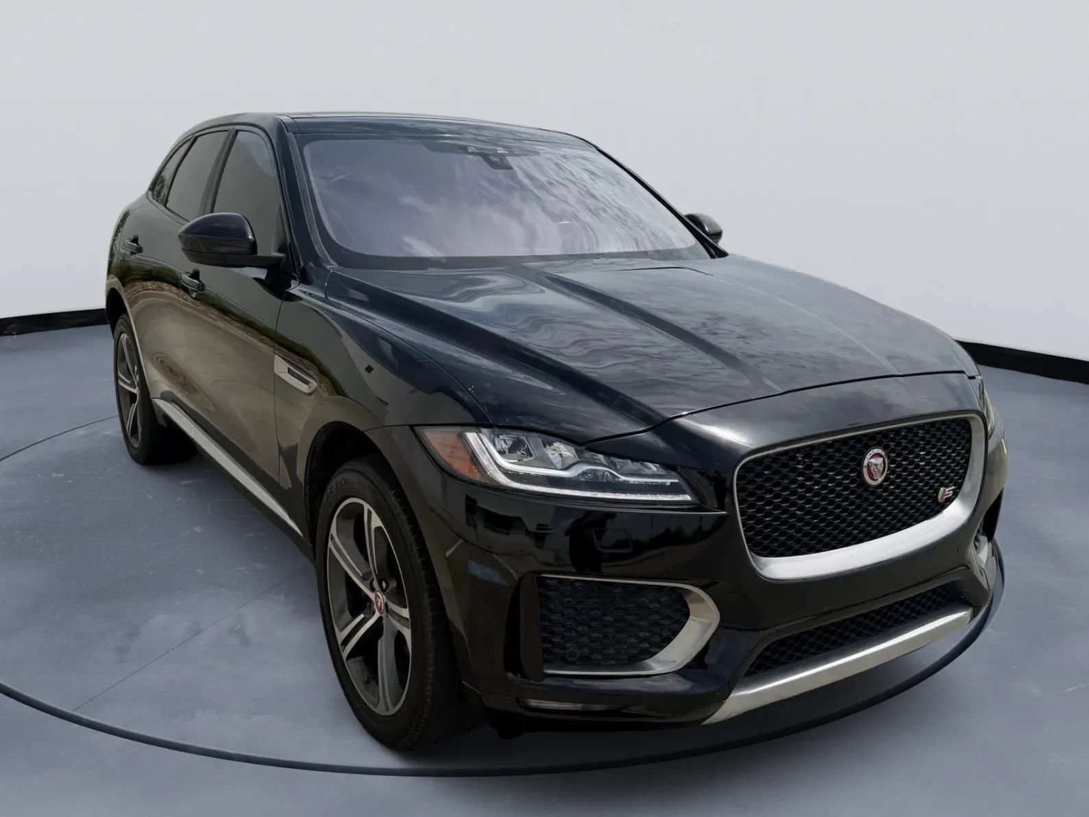 Used 2020 Jaguar F-PACE S AWD/4WD image 3