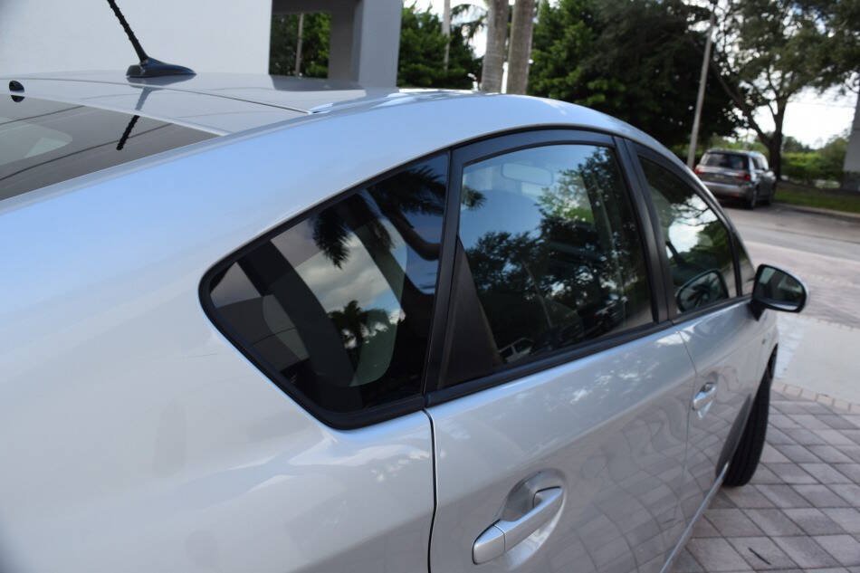 Used 2010 Toyota Prius Two FWD image 32