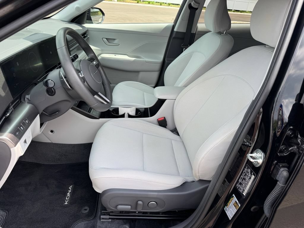 Used 2025 Hyundai Kona SEL AWD/4WD image 7