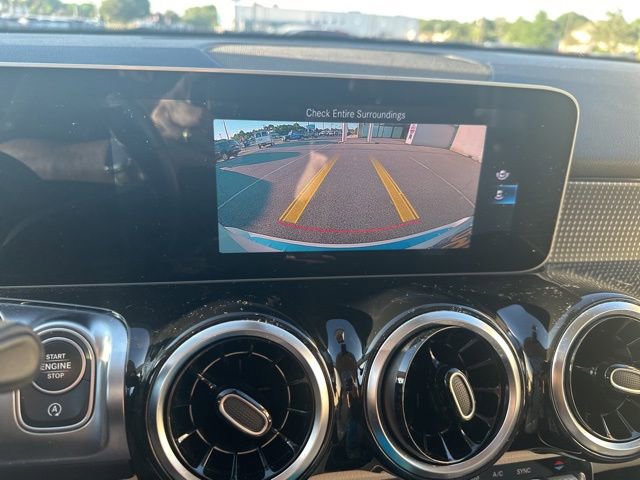 Used 2021 Mercedes-Benz GLB 250 4MATIC image 12