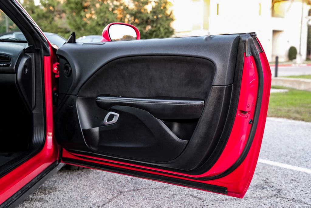 Used 2015 Dodge Challenger SRT w/ Technology Group image 43