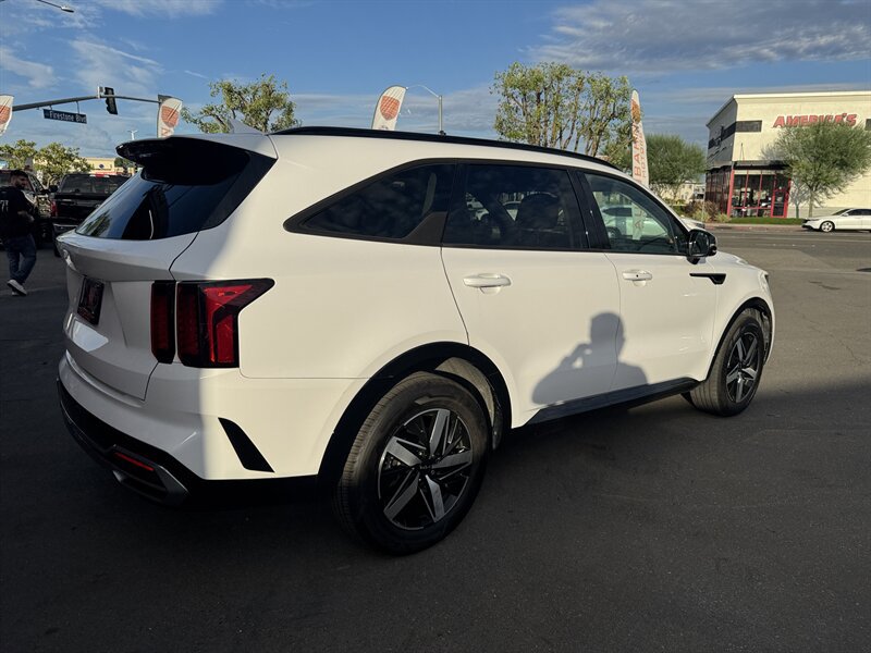 Used 2023 Kia Sorento S FWD image 17