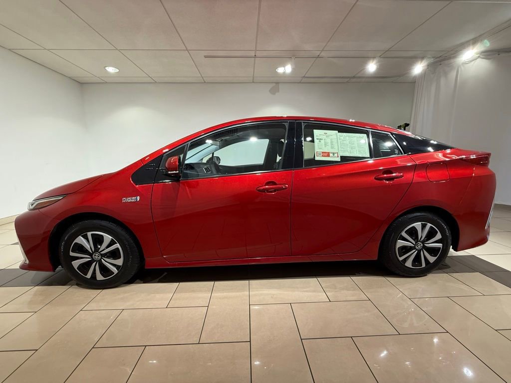 Used 2018 Toyota Prius Prime Plus FWD image 2