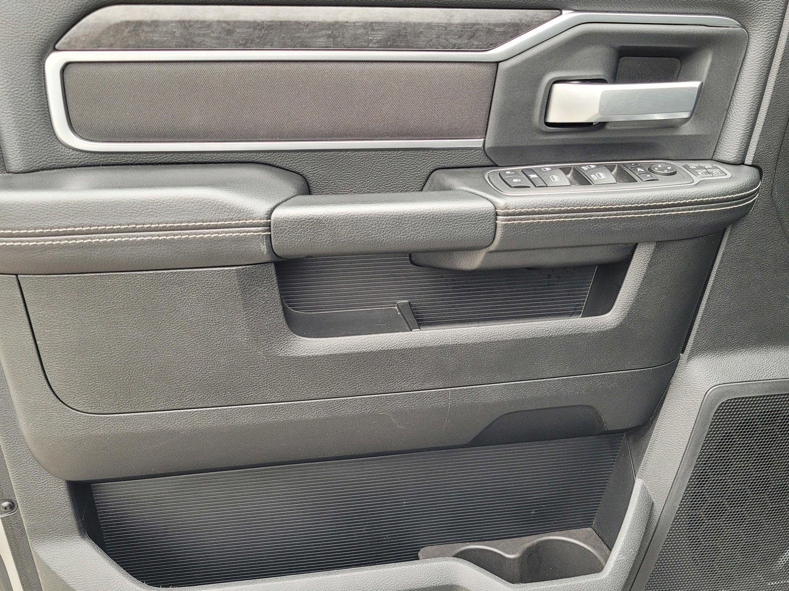 Used 2024 RAM 2500 Big Horn w/ Bed Utility Group image 16