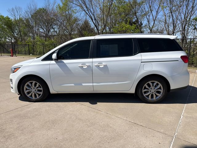 Used 2020 Kia Sedona EX image 2