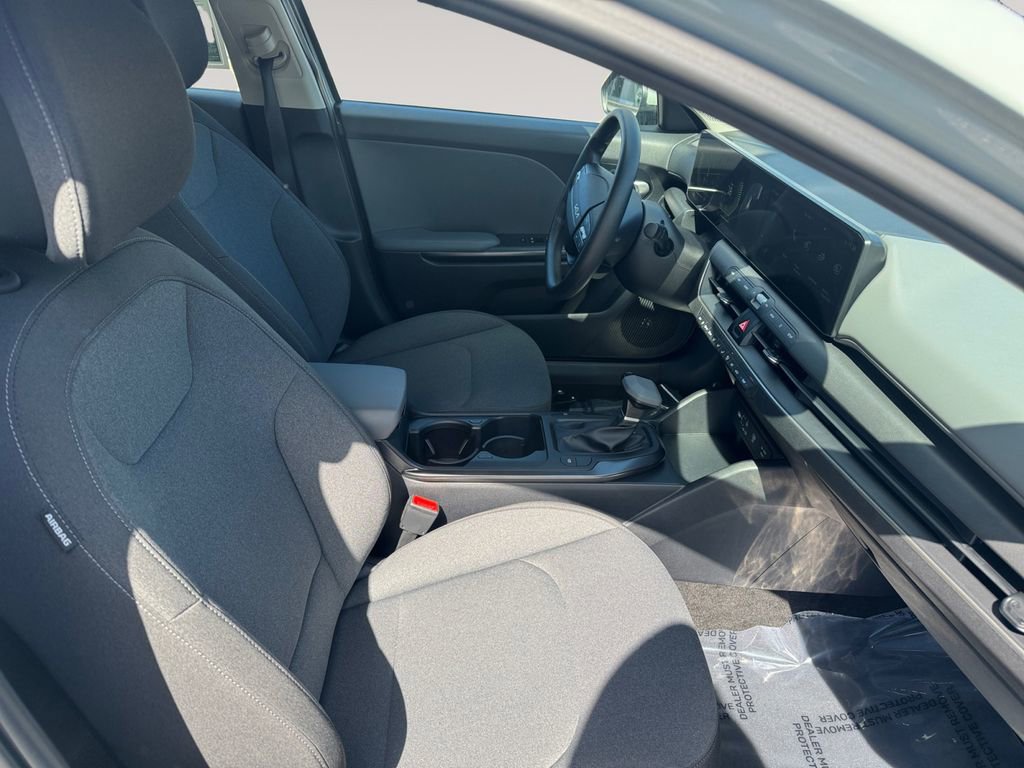 Used 2025 Kia K4 LXS image 15