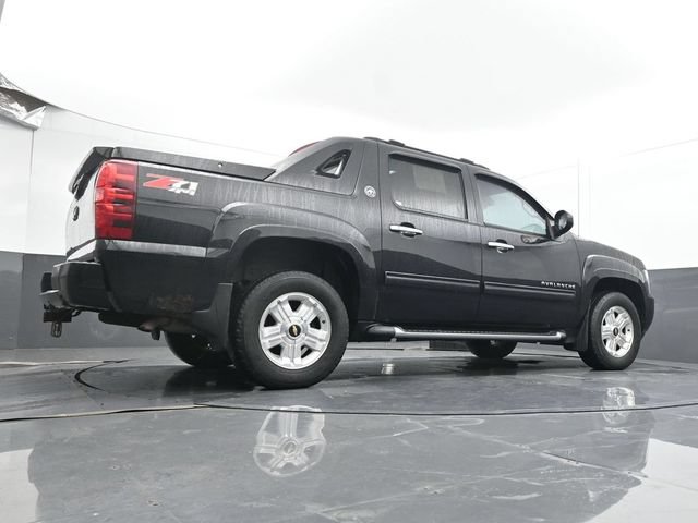 Used 2013 Chevrolet Avalanche LT w/ Suspension Package, Off-Road AWD/4WD image 42