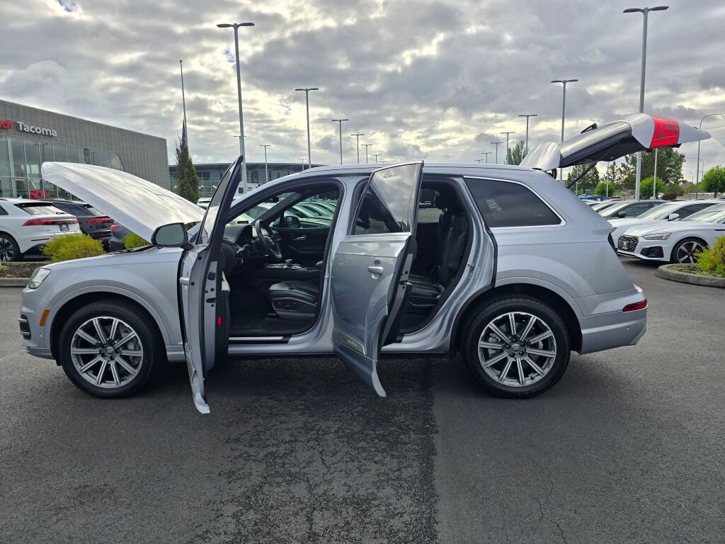 Used 2019 Audi Q7 3.0T Premium Plus w/ Premium Plus Package AWD/4WD image 11