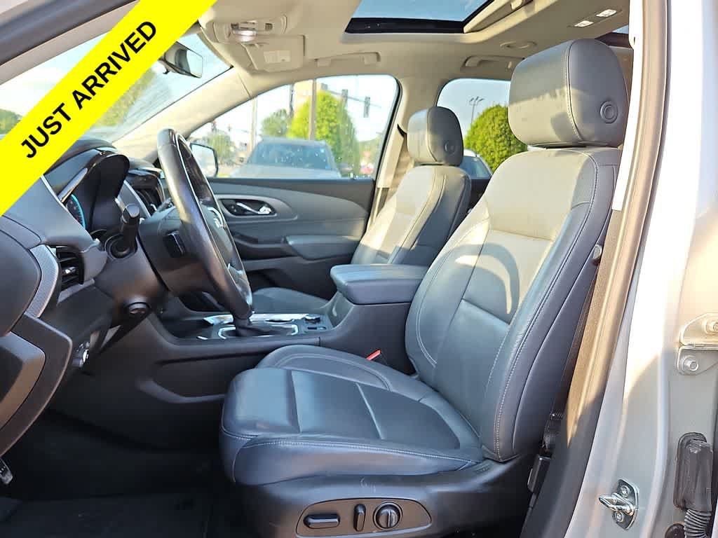Used 2021 Chevrolet Traverse Premier FWD image 13