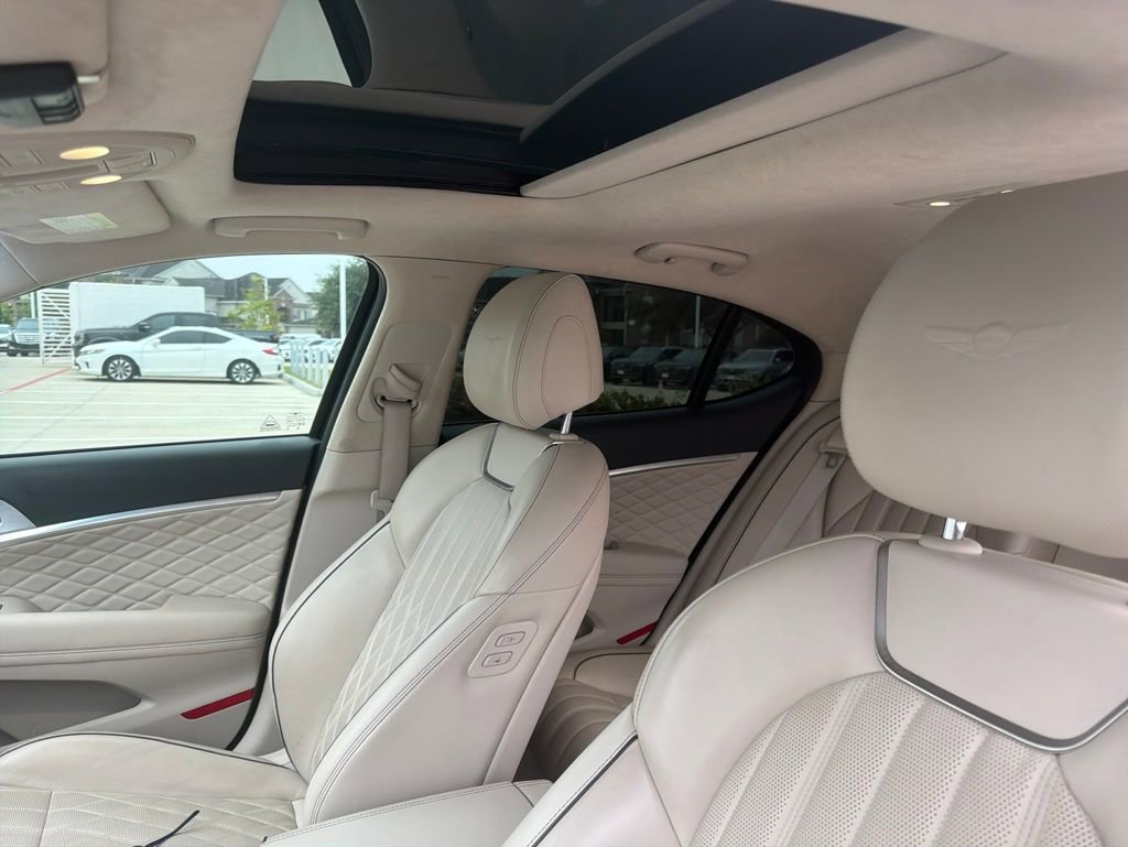 Used 2019 Genesis G70 3.3T Design RWD image 13