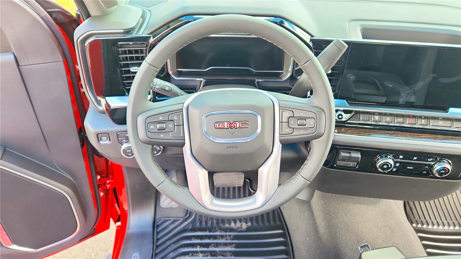 Used 2025 GMC Sierra 2500 SLE image 18