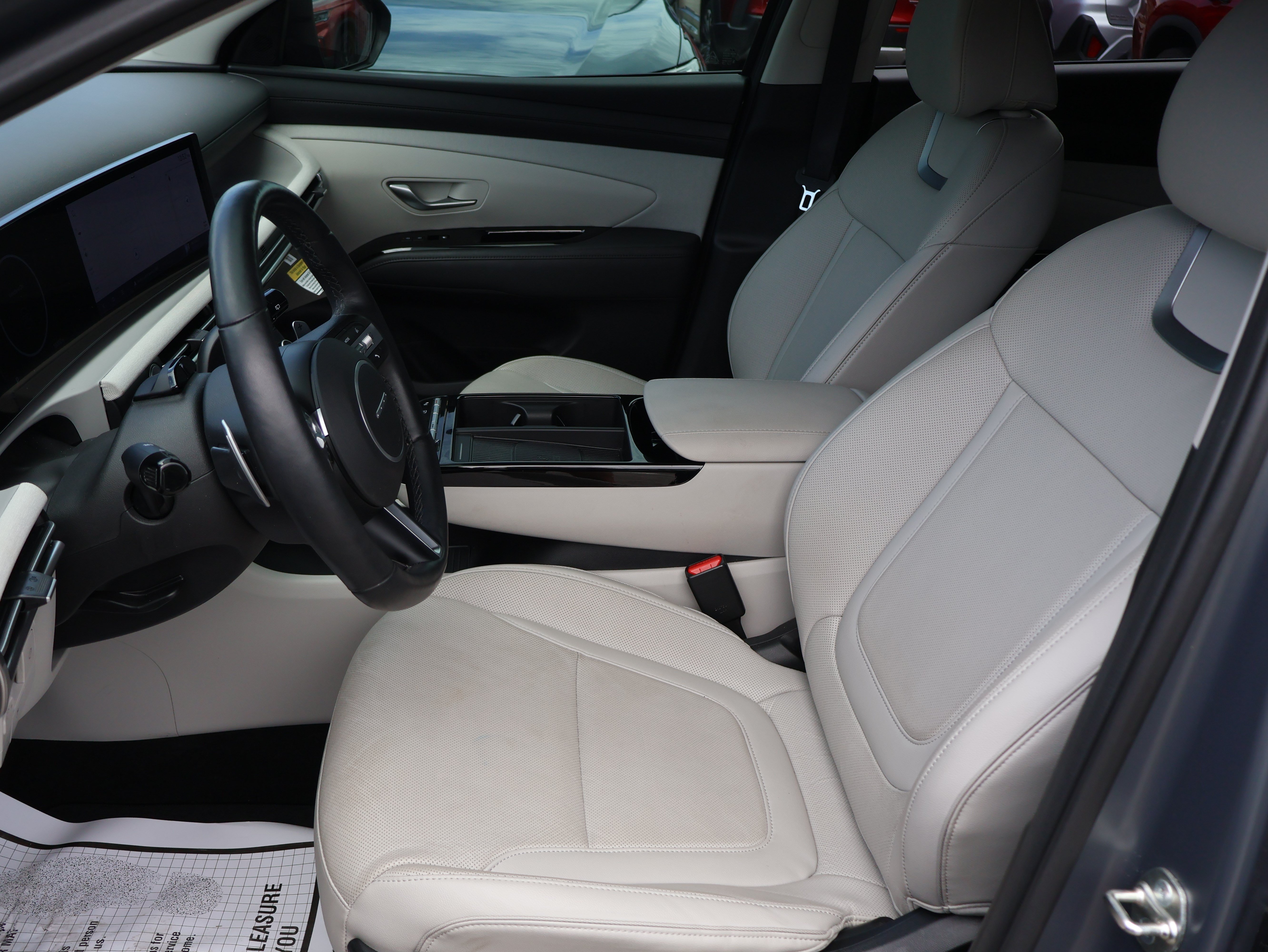 Used 2025 Hyundai Tucson Limited AWD/4WD image 23